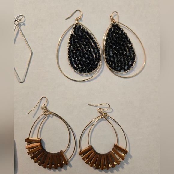 Assorted Earrings - Picture 8 of 9